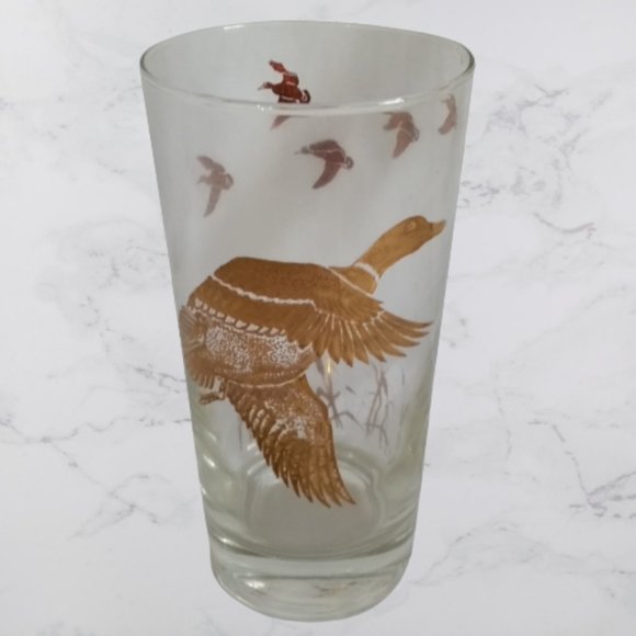 1960s Mid Century Water Glasses With A Gold Duck Design with Heavy Base (8) - Picture 2 of 2